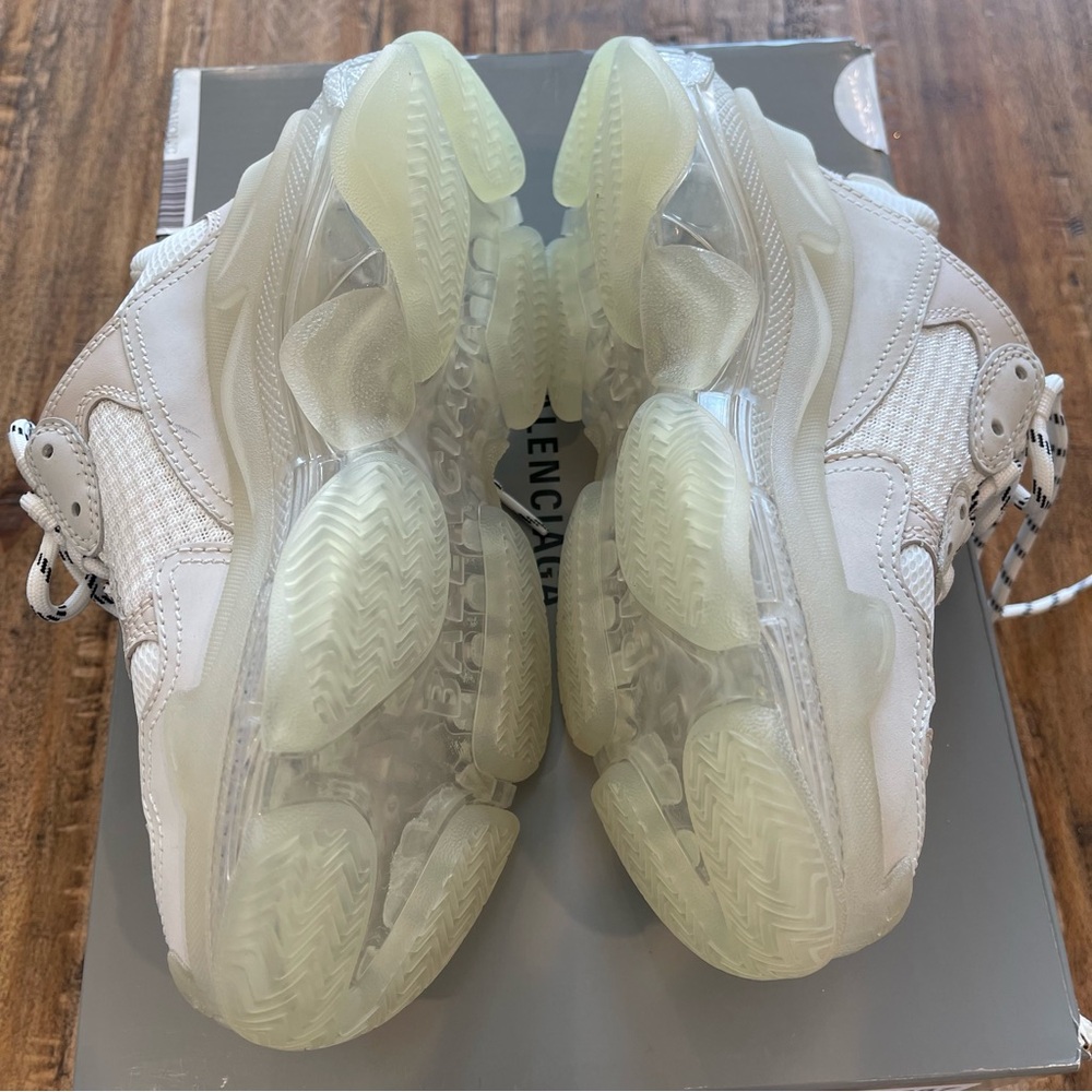 NEW Balenciaga triple S Sneakers - Picture 5 of 7
